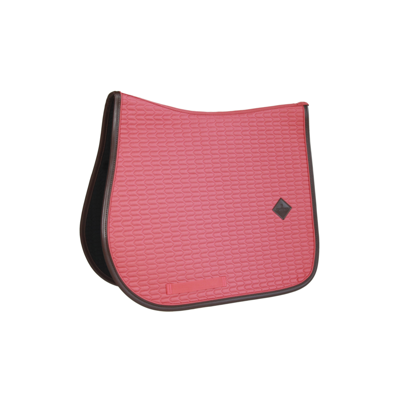 TAPIS COLOR EDITION LEATHER Myhorsely I L'équipement des chevaux et du cavalier. Magasin en ligne d'équitation dédié au cavalier TAPIS COLOR EDITION LEATHER Myhorsely I L'équipement des chevaux et du cavalier. Magasin en ligne d'équitation dédié au cavalier