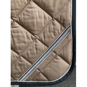 Tapis Quola beige Myhorsely I L'équipement des chevaux et du cavalier. Magasin en ligne d'équitation dédié au cavalier