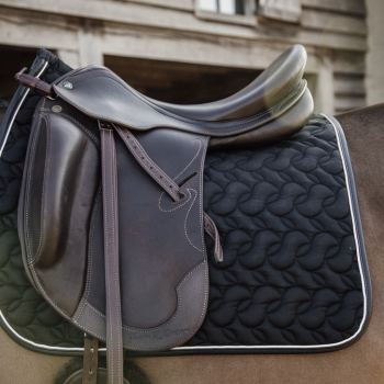 TAPIS DE DRESSAGE Myhorsely I L'équipement des chevaux et du cavalier. Magasin en ligne d'équitation dédié au cavalier