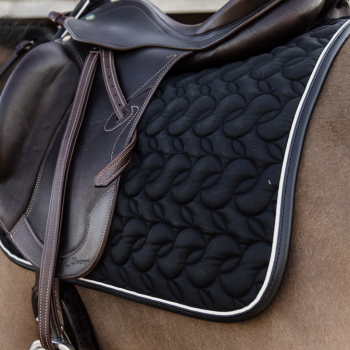 TAPIS DE DRESSAGE Myhorsely I L'équipement des chevaux et du cavalier. Magasin en ligne d'équitation dédié au cavalier